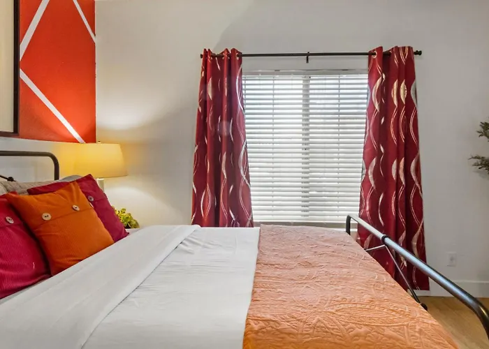 Sleeps 8 Luxury Multi-family Game Sanctuary *