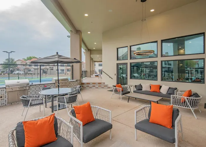 Sleeps 8 Luxury Multi-family Game Sanctuary Scottsdale