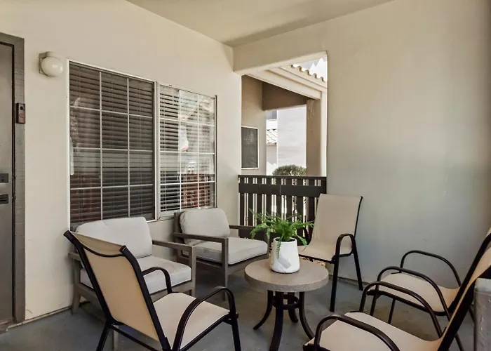 Sleeps 8 Luxury Multi-family Game Sanctuary Scottsdale